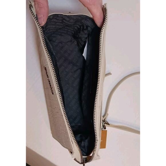 Steve Madden Women’s Handbag Oatmeal Blexie Crossbody Logo Purse NWT MSRP $58 - Picture 8 of 13